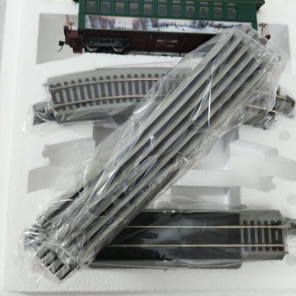 Thomas Kinkade's Christmas Express Hawthorne Village COMBINE CAR W/ TRACKS 1:48 - Picture 4 of 8